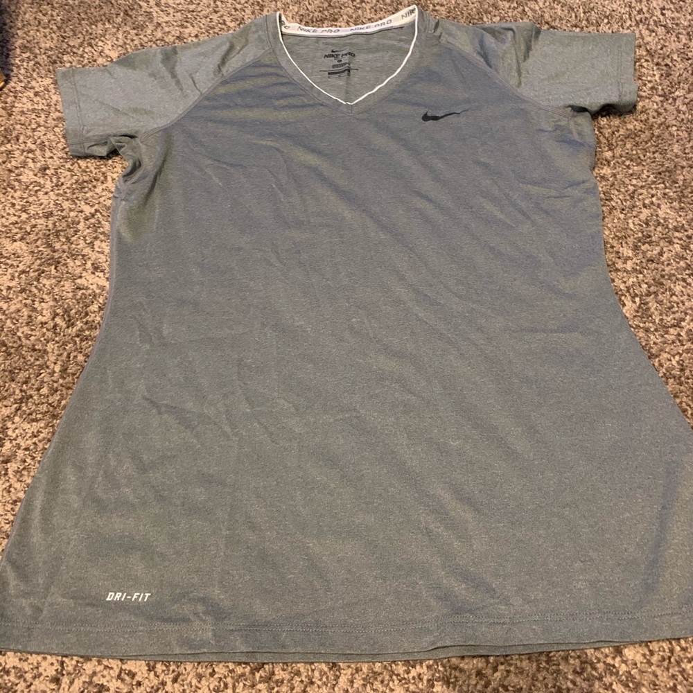 Nike short sleeve shirt